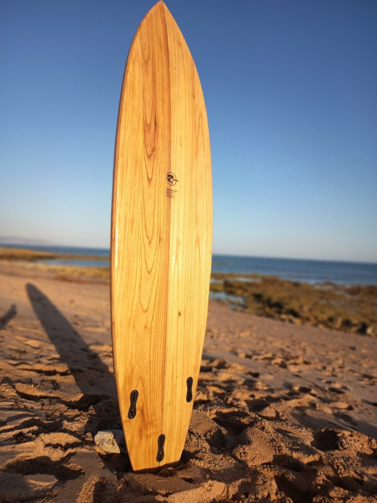 tabla de surf de madera modelo Zahara